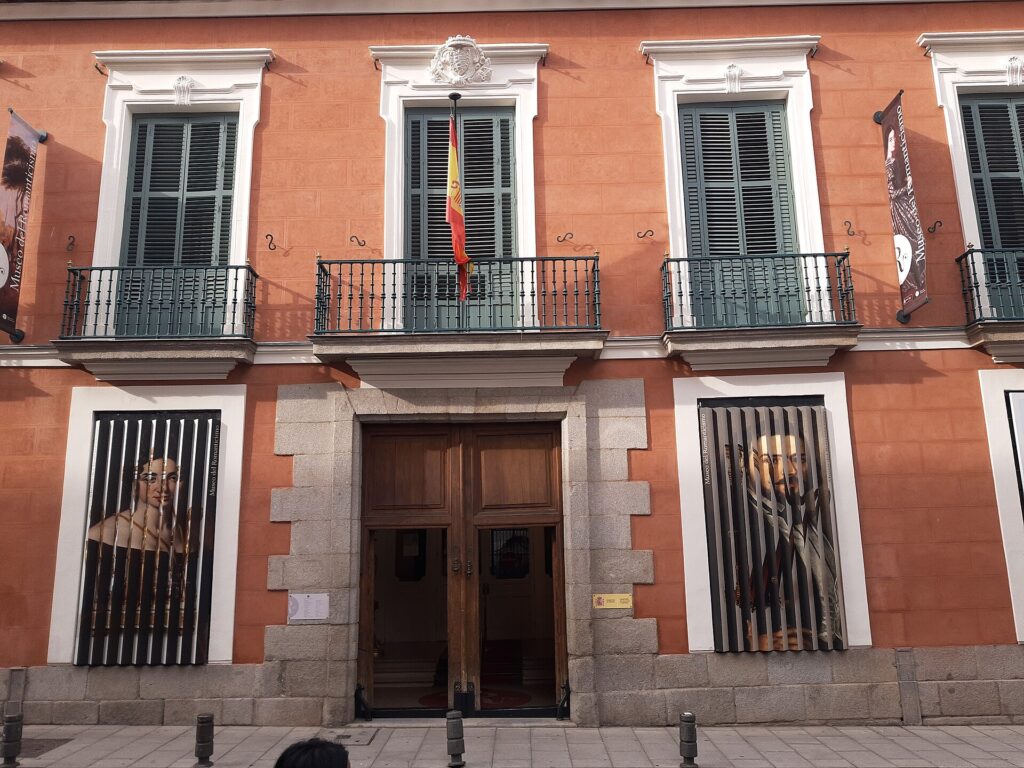 Fachada del Museo del Romanticismo en la calle San Mateo, Madrid